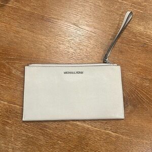 Micheal Kors Wristlet Clutch